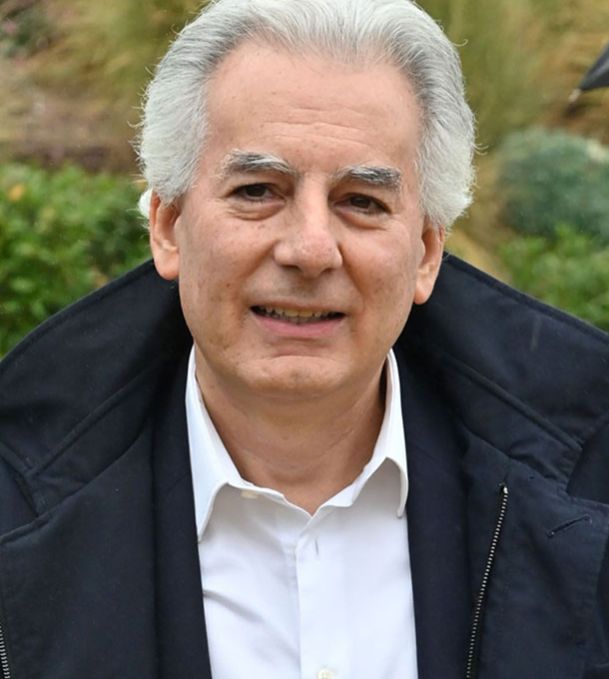 ÁLVARO VARGAS LLOSA